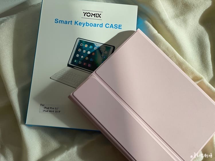 YOMIX的iPad Pro 11吋粉紅色磁吸式藍牙注音鍵盤皮套保護組