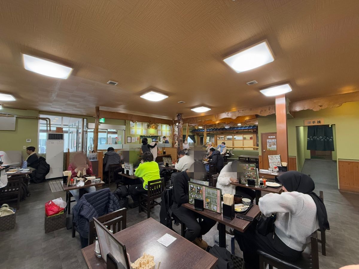 若雞時代なると|北海道小樽大份量老店,一人狂嗑半隻雞,推多汁脆皮雞腿 - 第3張圖