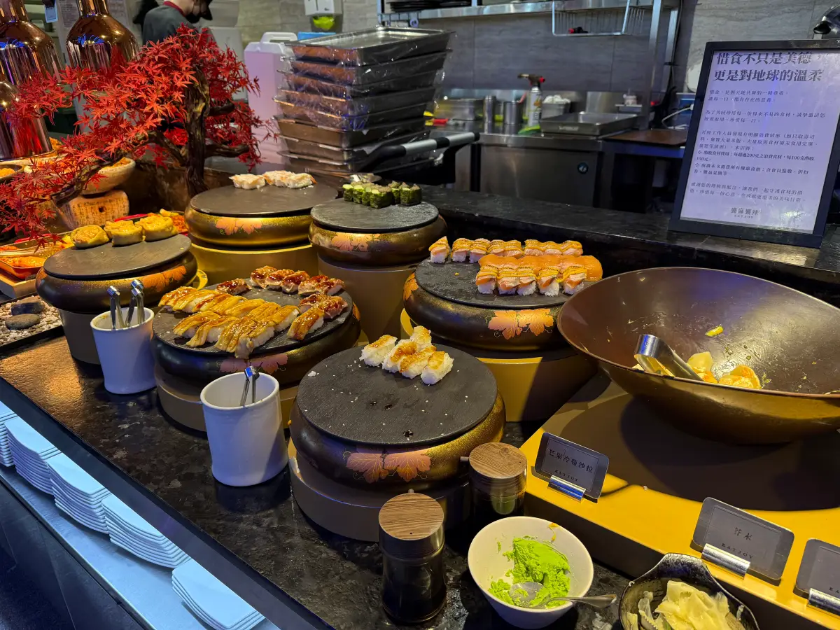 台中火鍋吃到飽|饗麻饗辣PLUS LaLaport台中店:夏季限定芒果料理、現撈活蝦、和牛吃到飽,每人千元超值得! - 第11張圖 台中火鍋吃到飽|饗麻饗辣PLUS LaLaport台中店:夏季限定芒果料理、現撈活蝦、和牛吃到飽,每人千元超值得!